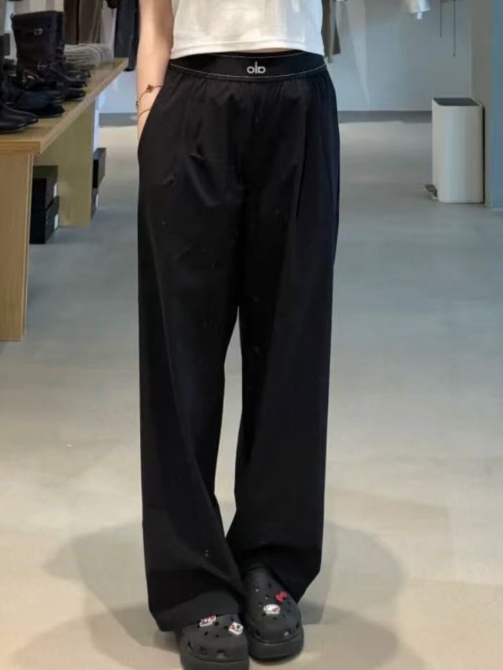 Timeless 30" ALO Yoga🚤Suit Up Pants Black Minimalist wide-leg cut